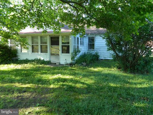 609 Cedar Ln, GREENSBORO, MD, 21639-1427 | Card Image