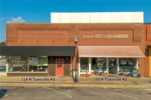 124 N Townville Street, Seneca, SC, 29678 | Card Image