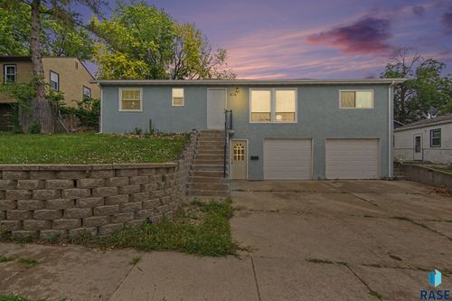 616 S Highland Ave, Sioux Falls, SD, 57103-2237 | Card Image