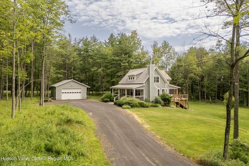 3 Hanna Ln, Olivebridge, NY, 12461-5147 | Card Image