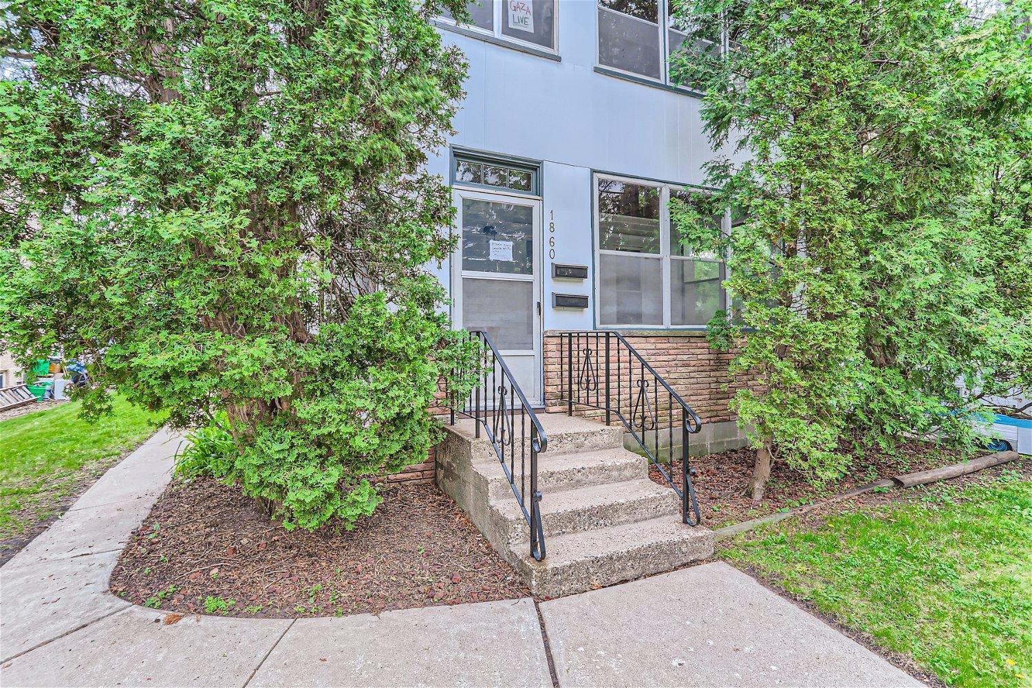 1860 Saint Clair Avenue, Sold in Saint Paul Zoocasa