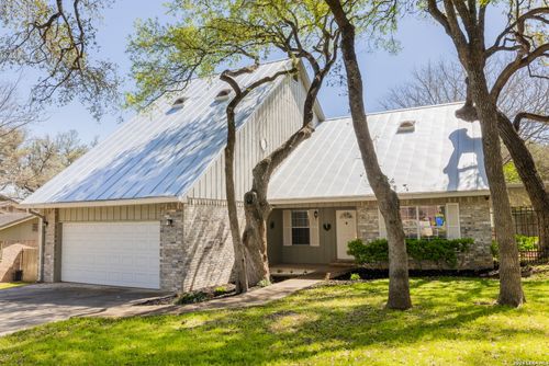106 E Tanglewood Dr, New Braunfels, TX, 78130-5263 | Card Image