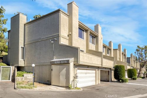 15760 Midwood Dr, Granada Hills, CA, 91344-3209 | Card Image