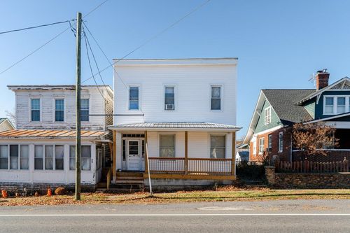 427 4th St, SHENANDOAH, VA, 22849-1522 | Card Image