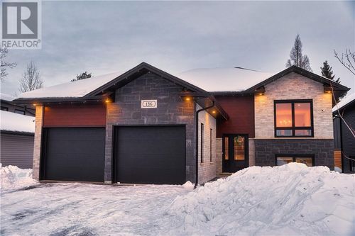 136 Hollybrook Cres, Azilda, ON, P0M1B0 | Card Image