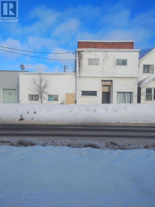 {{alt}} | Card Image