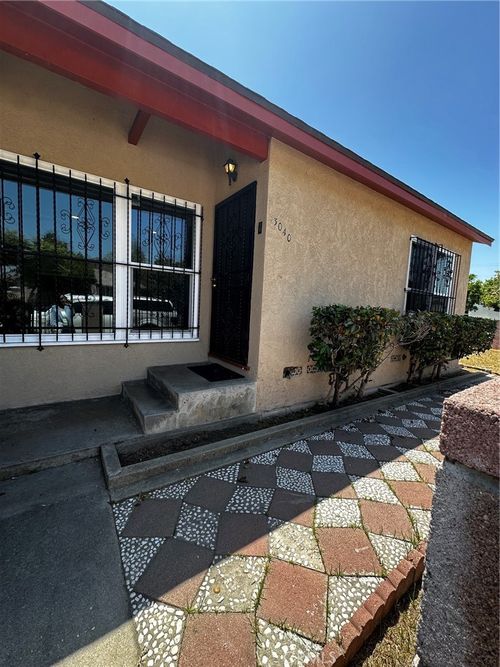 3040 Seminole, South Gate, CA, 90280 | Card Image