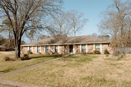 146 Forest Ridge Dr, Brandon, MS, 39042-2061 | Card Image
