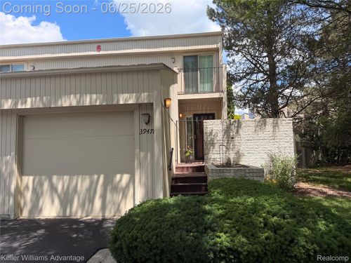 39478 Country Ln, Novi, MI, 48375-4591 | Card Image