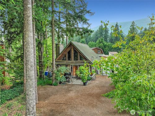 8467 Ivy Ct, Maple Falls, WA, 98266-8209 | Card Image
