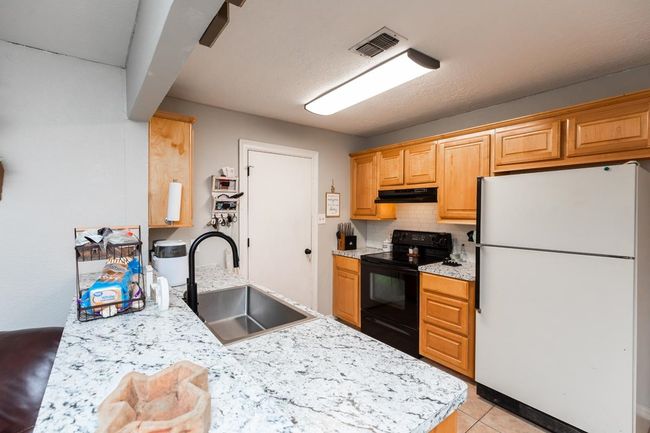 2467 Buchannon Rd, House other with 3 bedrooms, 2 bathrooms and null parking in Silsbee TX | Image 6