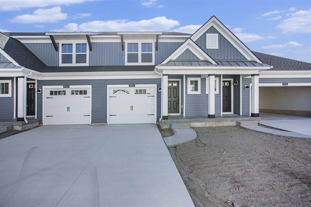 Dalton Ln, Jenison, MI 49428
