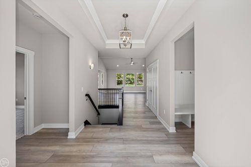 7982 Jordan Dr, Waterford, MI, 48327-3947 | Card Image