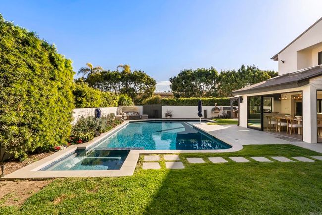 314 S Nardo Ave, House other with 5 bedrooms, 5 bathrooms and 5 parking in Solana Beach CA | Image 10