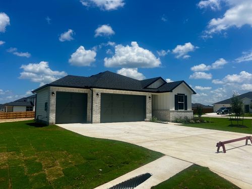196 Union Pacific Dr, Cedar Creek, TX, 78612-2176 | Card Image