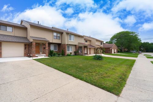 3104 Woods Cir, Detroit, MI, 48207-3810 | Card Image