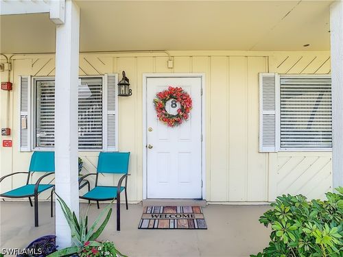 d8-4625 Bayshore Dr, NAPLES, FL, 34112-6570 | Card Image