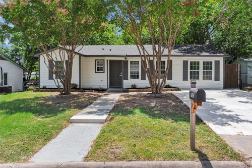 925 Hackamore St, White Settlement, TX, 76108-1112 | Card Image