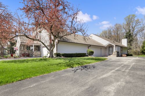 W135N8103 Wood Ct, Menomonee Falls, WI, 53051-1668 | Card Image