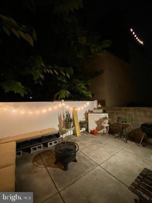 1r-918 S 12th St, PHILADELPHIA, PA, 19147-3634 | Card Image