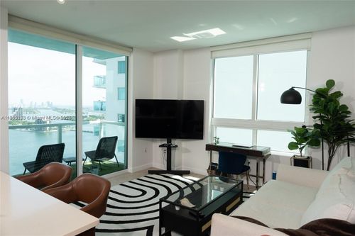 apt-3003-1900 N Bayshore Dr, Miami, FL, 33132-3015 | Card Image