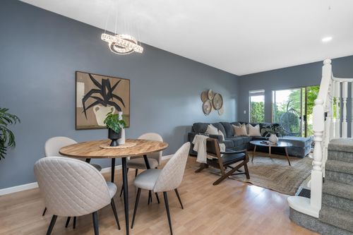 15411 Russell Ave, White Rock, BC, V4B2R5 | Card Image