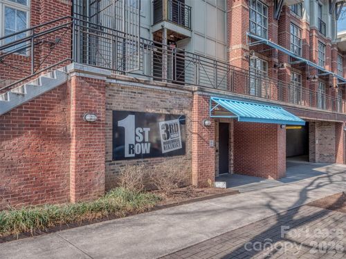 211-1101 W 1st St, Charlotte, NC, 28202-1101 | Card Image