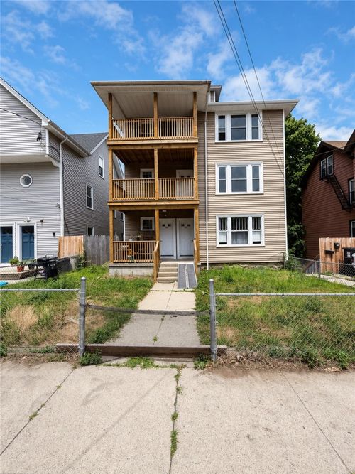 392 Carrington Ave, Woonsocket, RI, 02895-4623 | Card Image