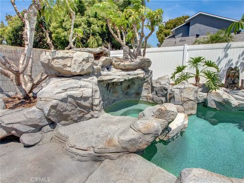 6241 Mar Vista Dr, Huntington Beach, CA, 92647-2311 | Card Image