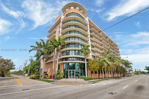 805-1690 Sw 27th Ave, Miami, FL, 33145-2079 | Card Image