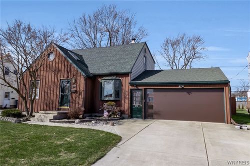 876 Pioneer Dr, North Tonawanda, NY, 14120-2924 | Card Image