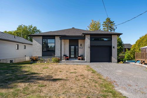 882 Front St W, L'orignal, ON, K0B1K0 | Card Image