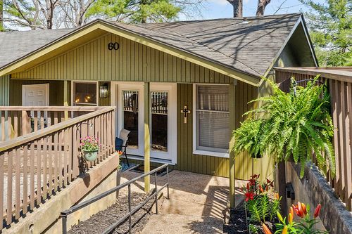 60 Dogwood Dr, Bella Vista, AR, 72715-8144 | Card Image