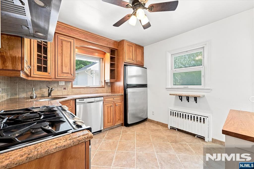 Residential Lease in Fair Lawn 3