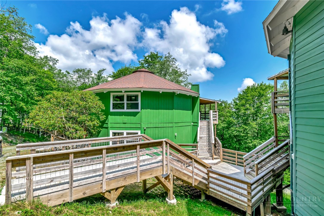 Residential in Beech Mountain