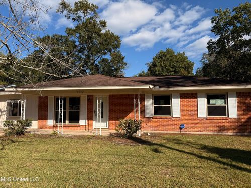 7112 Melon Dr, Biloxi, MS, 39532-3942 | Card Image