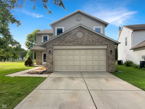 6766 Wimbledon Dr, Zionsville, IN, 46077-9157 | Card Image