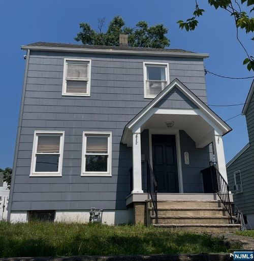610 9th St, Carlstadt, NJ, 07072-1709 | Card Image