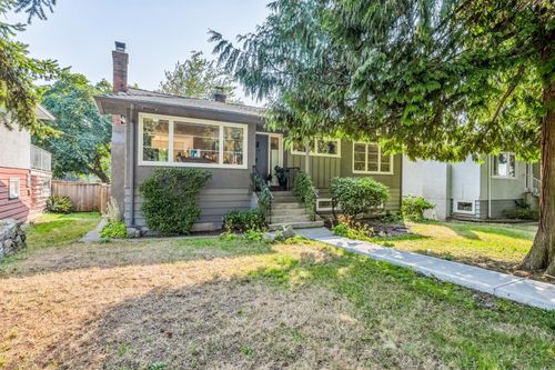 415 W 26th St, North Vancouver, BC, V7N2G9 | Card Image