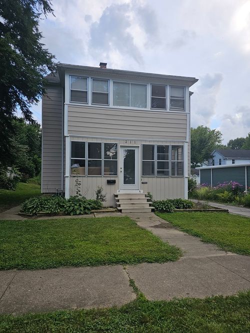 2-211 Edwards Ave, West Dundee, IL, 60118-2898 | Card Image