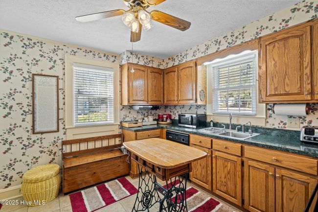409 Myrtle Ave, House other with 3 bedrooms, 2 bathrooms and 2 parking in Hamlet NC | Image 9