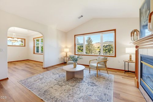 845 Pavilion Pl, Ashland, OR, 97520-9130 | Card Image
