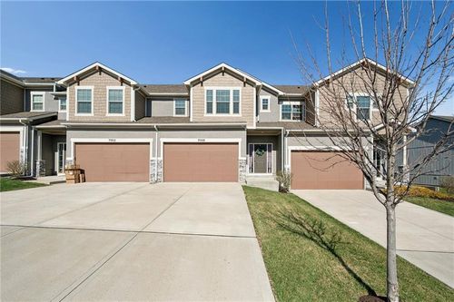 7356 Griffey St, Parkville, MO, 64152 | Card Image