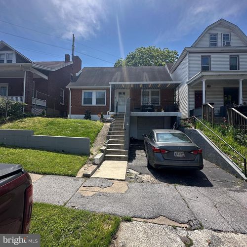 2029 Derry St, HARRISBURG, PA, 17104-2336 | Card Image