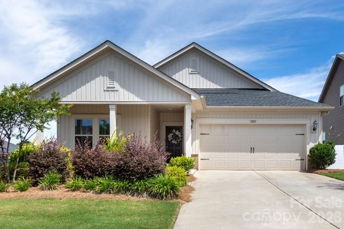 11809 Red Leaf Dr, Charlotte, NC, 28215-1015 | Card Image