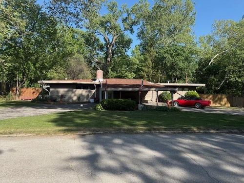 531 Westvale Rd, Kansas City, KS, 66102-3952 | Card Image