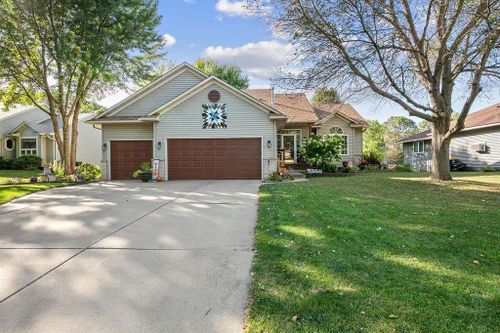 1221 Cuylle Bay, Faribault, MN, 55021 | Card Image