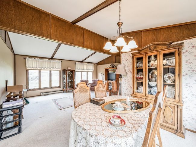 301 1 St St, House other with 3 bedrooms, 4 bathrooms and null parking in Shellsburg IA | Image 8