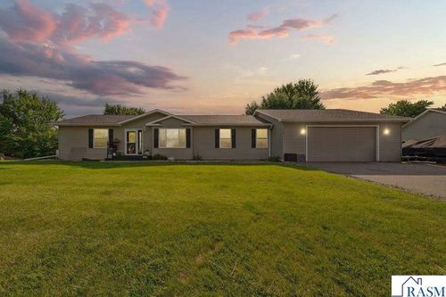 228 Plum Run, Le Sueur, MN, 56058-2177 | Card Image