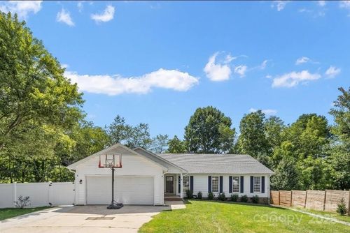 14 Primrose Ln, Asheville, NC, 28805-9224 | Card Image